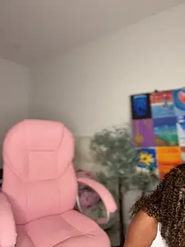stormyy  online show from April 30, 1:00 am