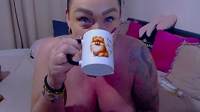 BustyVicky online show from May 3, 8:12 pm