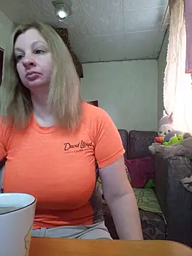 BustyBlond online show from May 14, 4:29 am