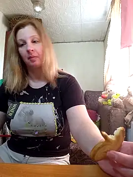 BustyBlond online show from May 11, 7:32 am