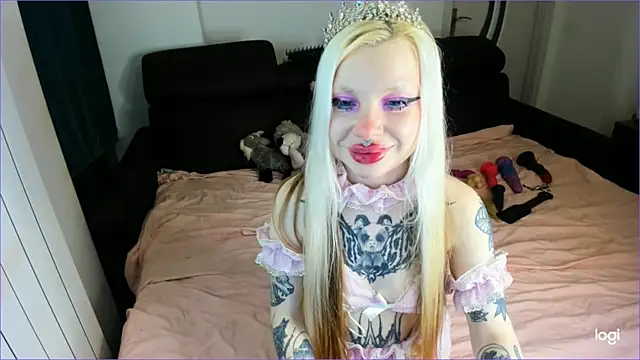 HelenGoat online show from November 14, 9:37 pm