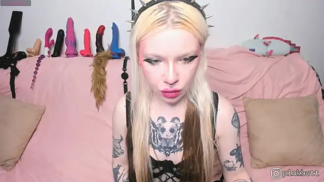 HelenGoat online show from May 26, 2:11 am
