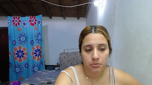 Nicolle Milf online show from October 21, 6:23 pm