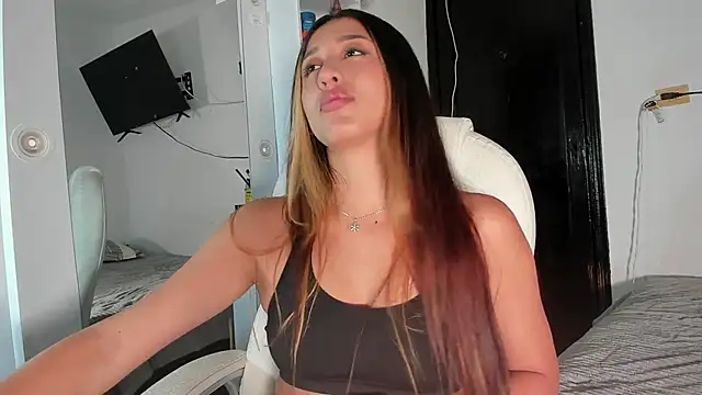 adila anich online show from October 18, 9:49 pm