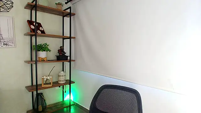 Sassy--Girl online show from March 17, 6:34 pm