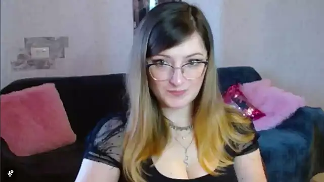 Arielsssplash online show from November 6, 7:58 am