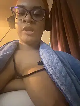 nickytheehawtie online show from March 18, 4:56 pm