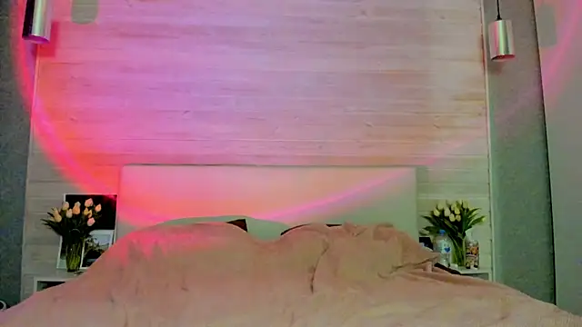 molly hunt  online show from March 23, 2:01 pm