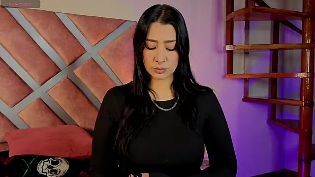  kelly hous36 online show from May 1, 11:24 am