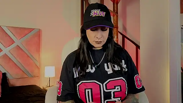  kelly hous36 online show from May 21, 1:09 pm