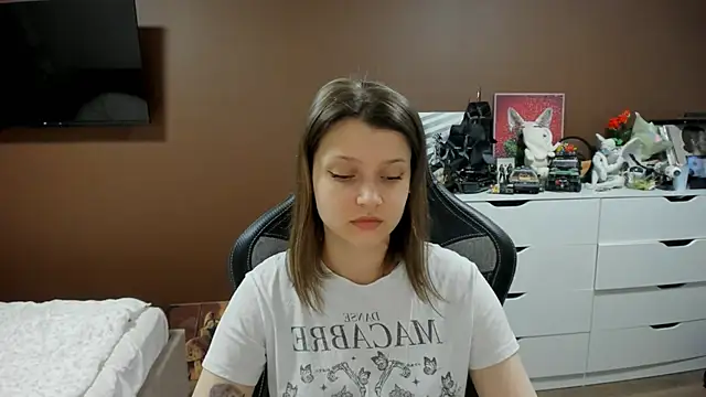 SoniNesti online show from May 16, 2:27 pm