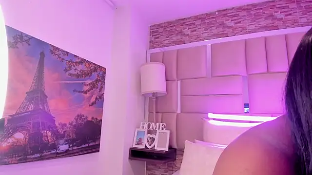 ShaniaBrownn online show from February 26, 8:08 pm