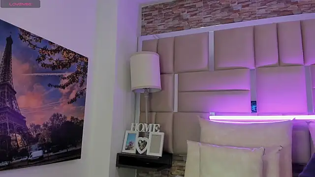 ShaniaBrownn online show from February 10, 7:39 pm