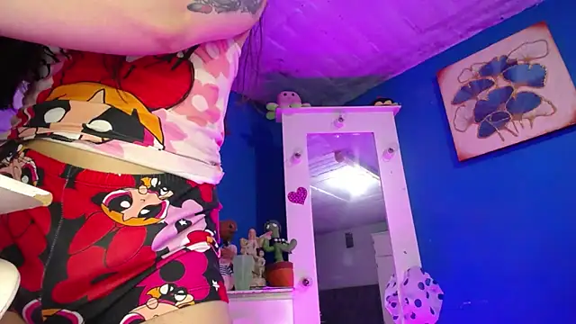 Lunahoney1 online show from May 19, 5:53 pm