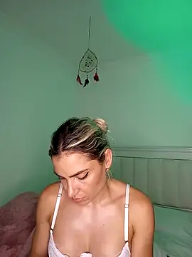 Snapshot of ASHLEY_BLAIR chatting on September 30, 9:52 pm ASHLEY BLAIR online show from September 30, 9:52 pm