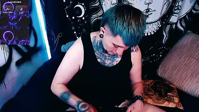 Marieblueeyes online show from May 5, 2:25 am