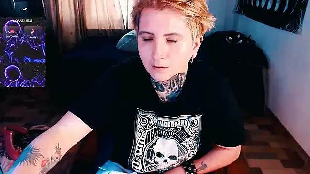 Marieblueeyes online show from November 20, 1:56 pm