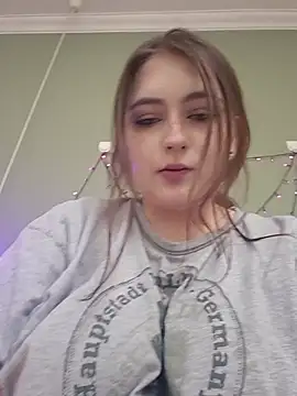 Yammy Yumi online show from May 20, 2:36 pm