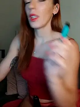 Snapshot of clara-francaise chatting on September 16, 6:38 pm clara-francaise online show from September 16, 6:38 pm