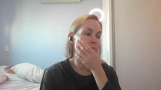 Annylove1 online show from May 5, 10:51 am