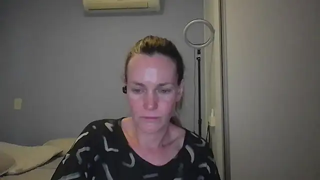 Annylove1 online show from December 22, 12:14 am