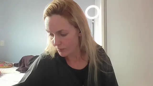 Annylove1 online show from May 14, 6:14 pm