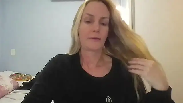 Annylove1 online show from May 13, 5:19 pm