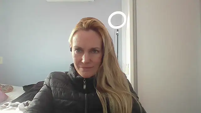 Annylove1 online show from May 11, 4:59 pm