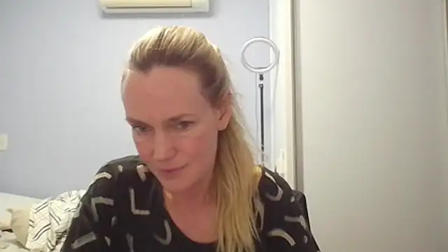 Annylove1 online show from February 2, 12:31 am