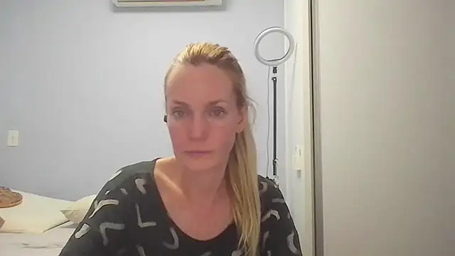 Annylove1 online show from May 10, 12:13 am