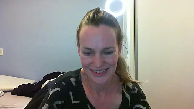 Annylove1 online show from November 5, 12:27 am