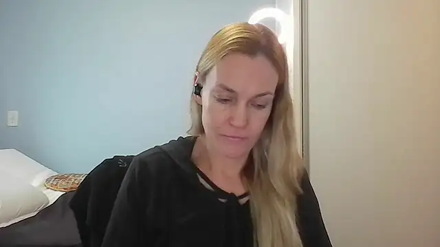 Annylove1 online show from May 18, 10:54 am