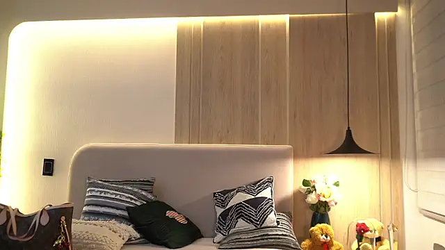 KalaBeckett  online show from March 27, 12:39 pm