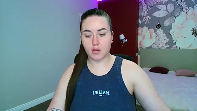 Roxie Bradley online show from May 1, 5:54 am