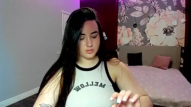 Roxie Bradley online show from February 23, 7:19 am