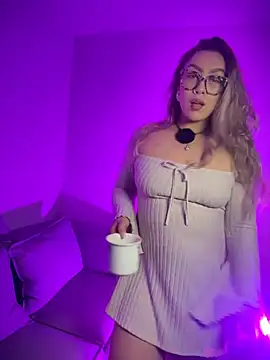 Im sophiie online show from May 22, 8:12 am