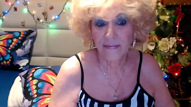 HappyWomanOn online show from May 9, 6:32 pm