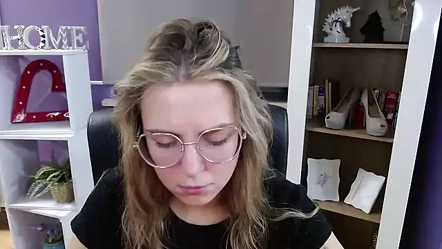 Zoey Erotic online show from November 5, 5:34 am