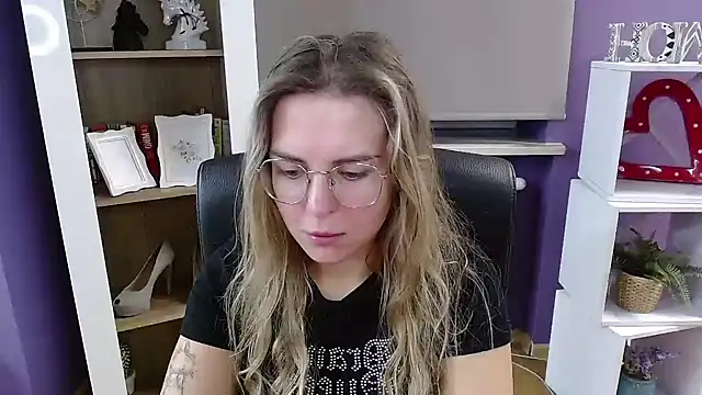 Zoey Erotic online show from October 15, 4:59 am