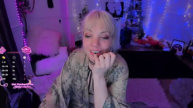 AliceW0lf online show from November 29, 5:06 pm