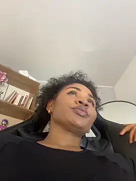 sophia18- online show from April 30, 5:23 am