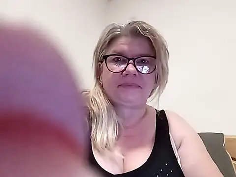 Diana 49 online show from April 10, 8:20 am