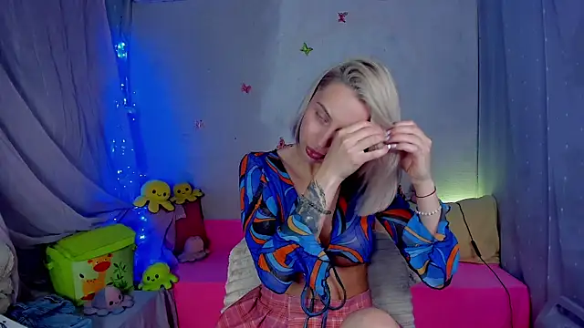 LickLizzy online show from May 28, 8:07 pm