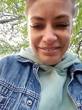Snapshot of Keli_Jessi chatting on September 26, 1:20 pm Keli Jessi online show from September 26, 1:20 pm