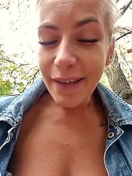 Snapshot of Keli_Jessi chatting on September 12, 1:40 pm Keli Jessi online show from September 12, 1:40 pm