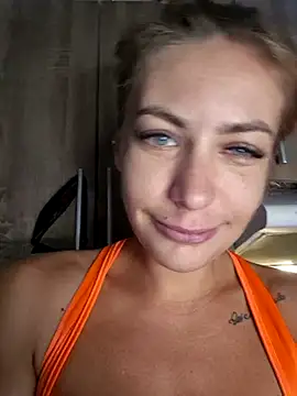 Snapshot of Keli_Jessi chatting on September 27, 4:58 pm Keli Jessi online show from September 27, 4:58 pm