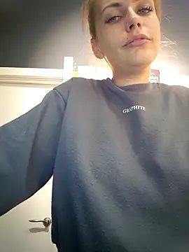 Snapshot of Keli_Jessi chatting on October 3, 5:40 pm Keli Jessi online show from October 3, 5:40 pm