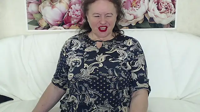 FlaviaSquirts online show from October 21, 8:40 am