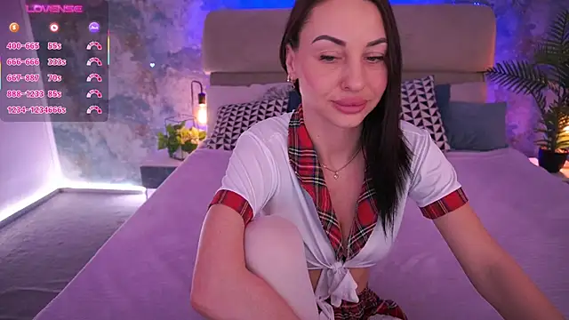 KristiiMax online show from February 4, 4:21 pm