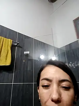 LunaZambrano online show from April 10, 3:45 am